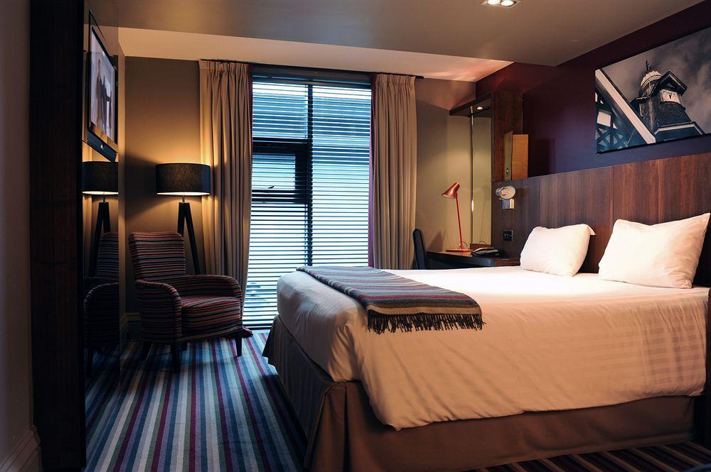 Village Farnborough 4* Фарнборо
