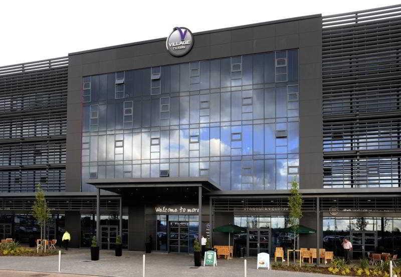Village Farnborough Отель 4*